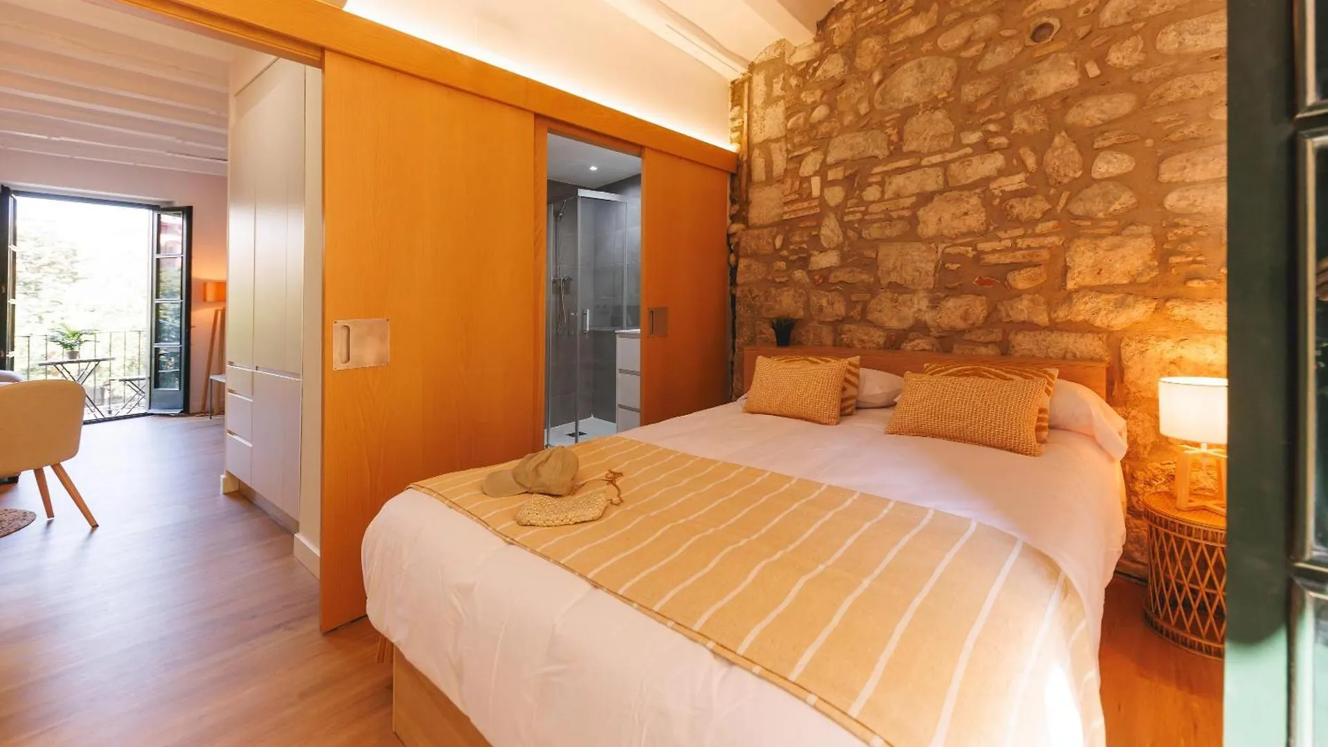 Bravissimo Calderers, Monthly Apartments Gerona España